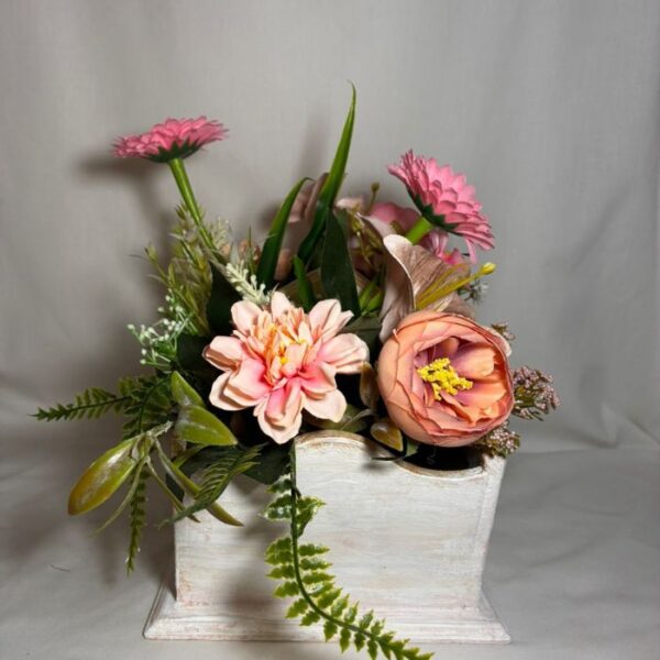 Florero de Madera con Flores